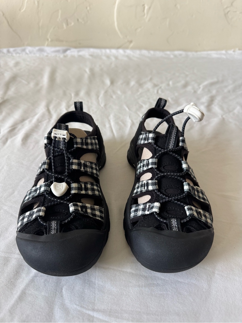 KEEN Newport Retro Women’s Sport Sandals - Black/White Gingham Lace Up Comfort 7